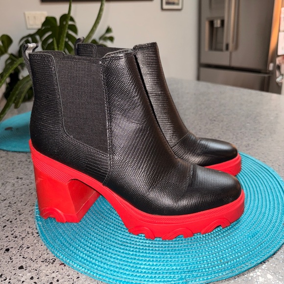 Sorel Black and Red Women's Boots - Picture 2 of 8